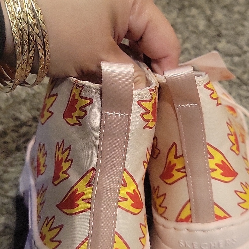 Skechers Ricardo Cavolo Roadies Surge Tiny Flames Pink 9.5 Festival Combat Boots - Picture 7 of 13